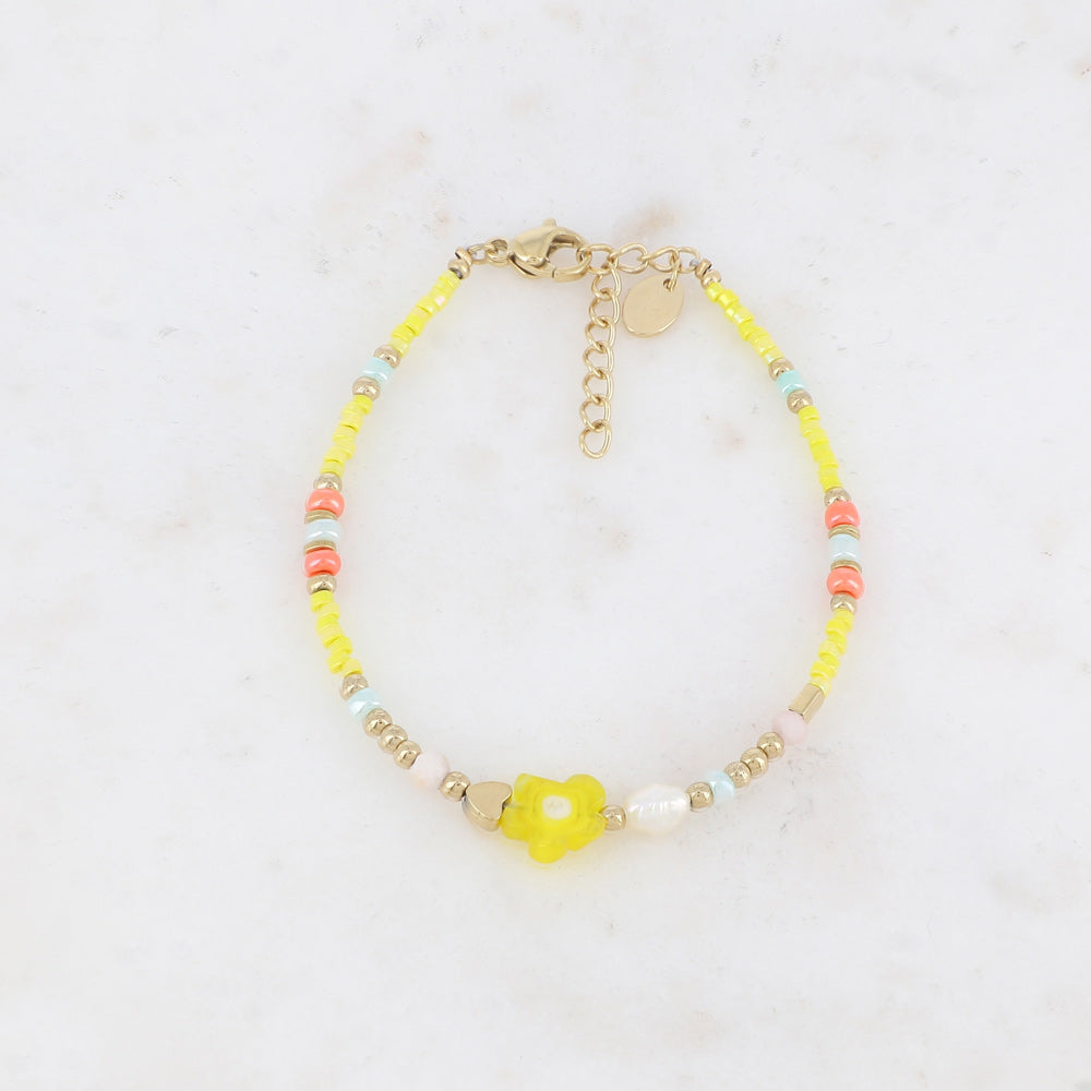 Flower bead bracelet