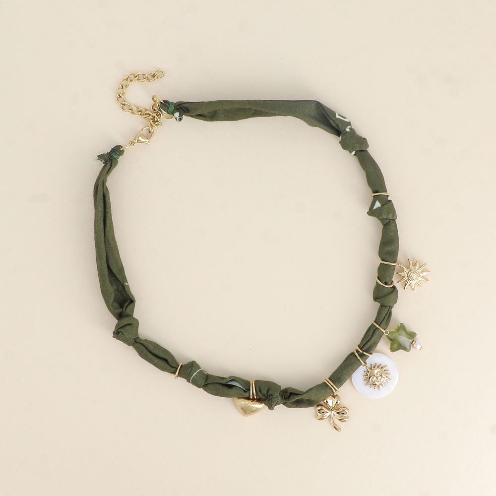 Ribbon Necklace
